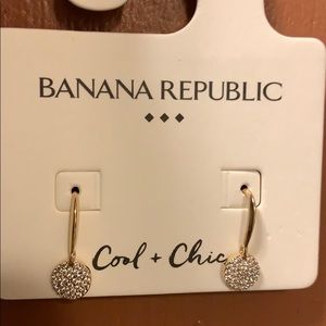 Earnings from banana republic